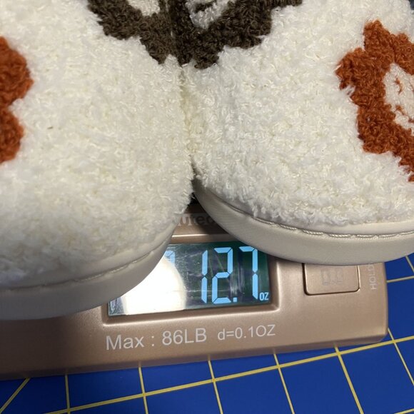 Moon Cake NWT Cream Happy Face Flower Fuzzy Slippers and Socks Set Sz 5/6 - Picture 9 of 9